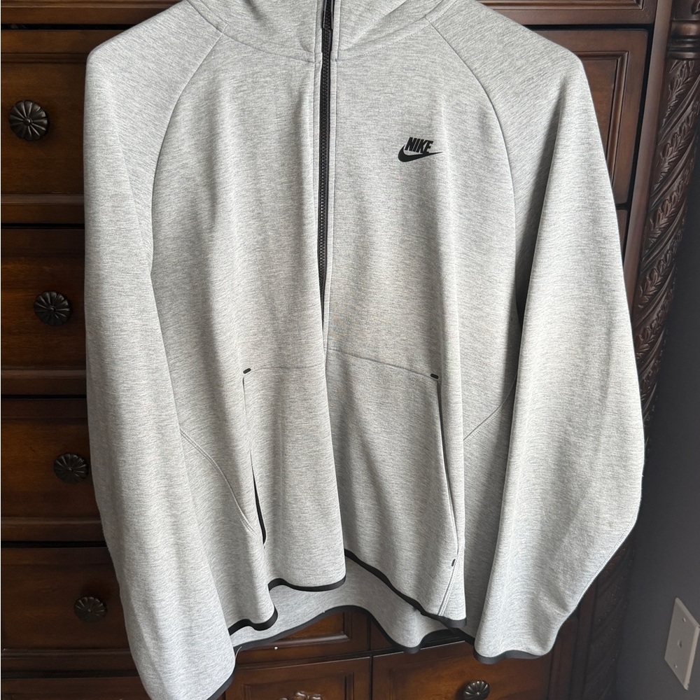 Nike Men's Light Gray Zip-Up Sweater